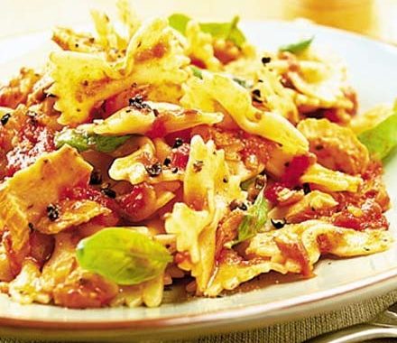 Pasta with tuna & tomato sauce recipe