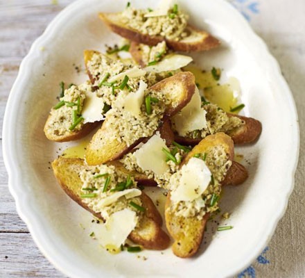 Crostini of artichokes & chives recipe 