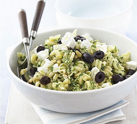 Spinach pesto pasta with olives recipe 