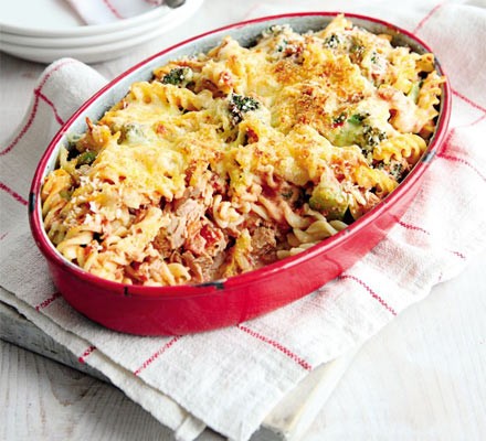 Tuna & broccoli pasta bake recipe 