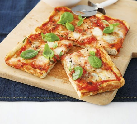 Very simple Margherita pizza recipe 