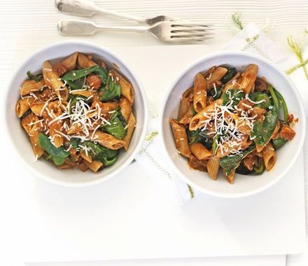 Pasta with chilli tomatoes & spinach recipe