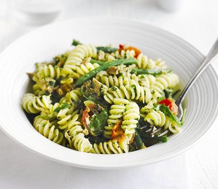 Tuna pasta with rocket & parsley pesto recipe