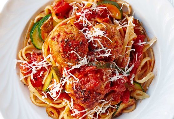 Turkey meatballs in olive & courgette sauce recipe