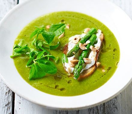 Asparagus soup with tartines recipe
