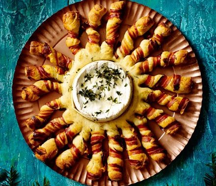Baked camembert with bacon-wrapped breadsticks recipe