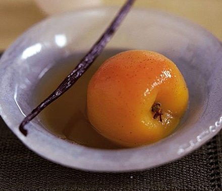 Vanilla poached peaches recipe