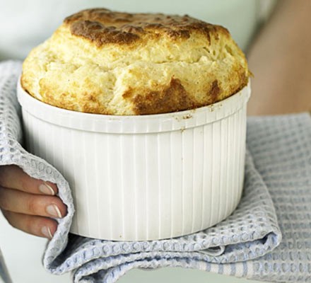 Cheese soufflé in 4 easy steps recipe 