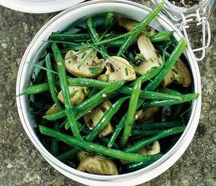 Green beans & mushrooms with tangy soy dressing recipe