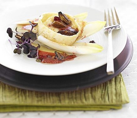 Grilled goat's cheese with cranberry dressing recipe