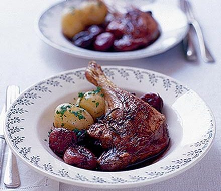 Roast duck legs with red wine sauce recipe