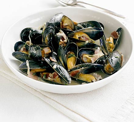 Mussels steamed with cider & bacon recipe 