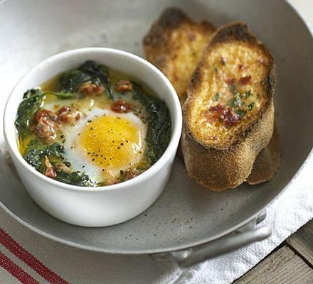 Spinach baked eggs with parmesan & tomato toasts  recipe 