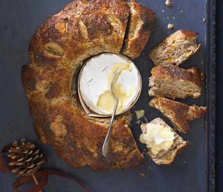 Melting cheese with poppy & apricot bread wreath recipe