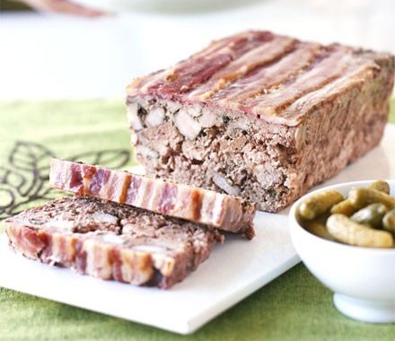 Country terrine with black pepper & thyme recipe