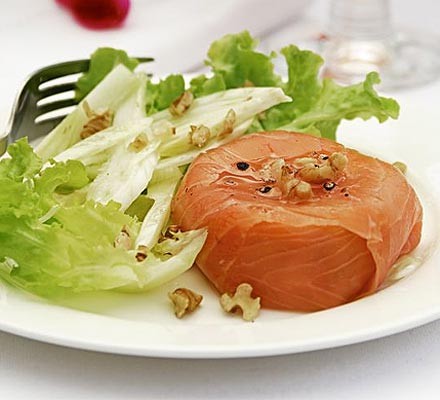 Smoked salmon parcels with fennel & walnut salad recipe 