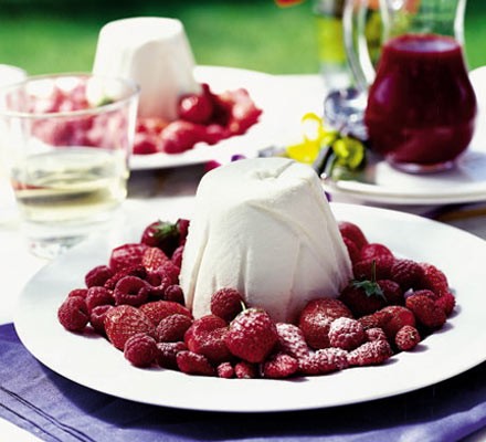 Cheesecake bombe with summer fruits recipe 