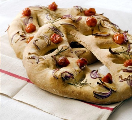 Red onion, cherry tomato & rosemary fougasse recipe 