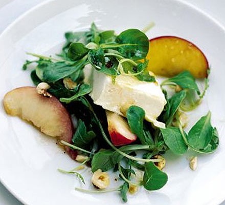 Peach & hazelnut salad recipe 