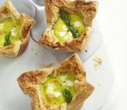 Deep-filled asparagus & mascarpone tartlets recipe
