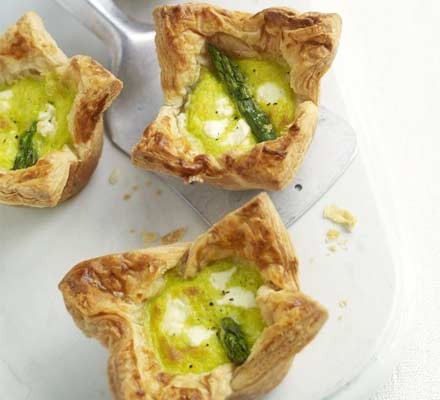 Deep-filled asparagus & mascarpone tartlets recipe 