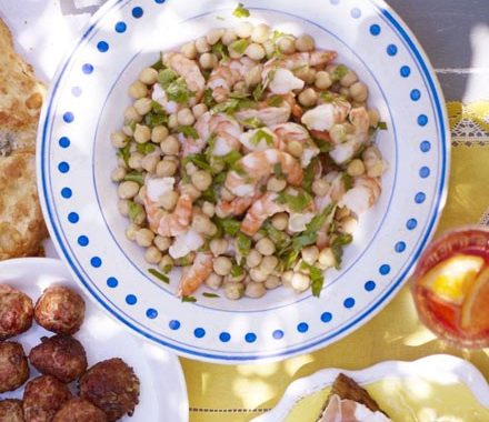 Prawn, chickpea & parsley salad recipe