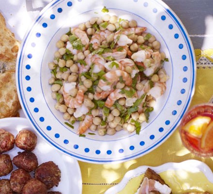 Prawn, chickpea & parsley salad recipe 