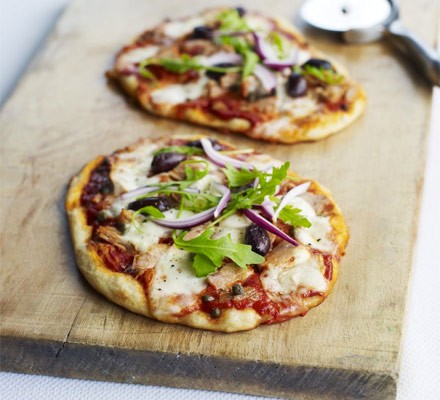 Tuna, olive & rocket pizzas recipe 