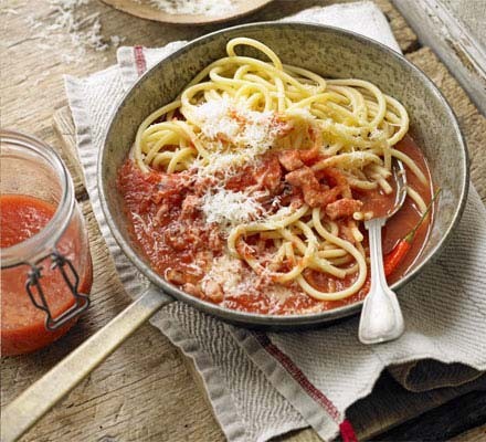 Bucatini all'Amatriciana recipe 