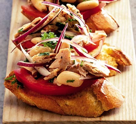 10-minute tuna-bean toasts recipe 