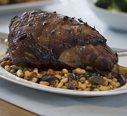 Roast red wine lamb with Italian beans recipe 