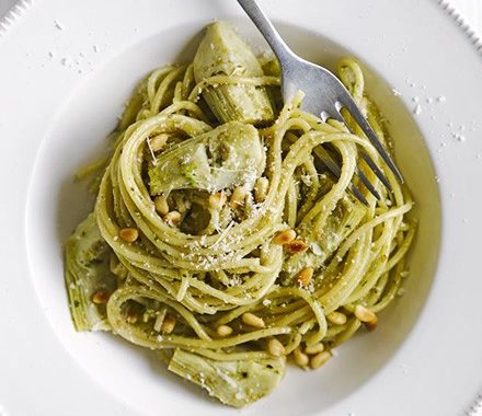 Spaghetti with artichokes & pesto recipe