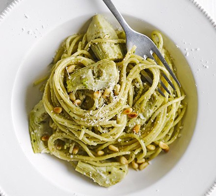 Spaghetti with artichokes & pesto recipe 