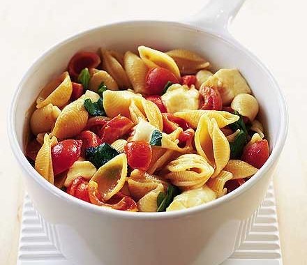 Shells with balsamic tomatoes & mozzarella recipe