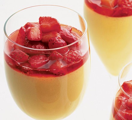 Chilled strawberry & Pimm's zabaglione recipe 