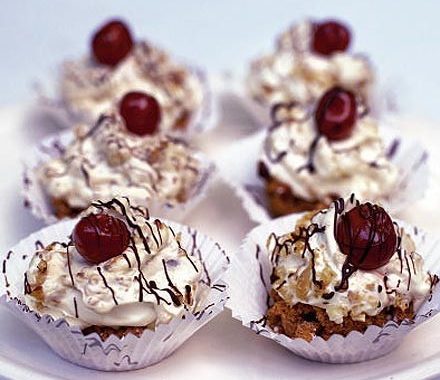 Cherry cream sundaes recipe