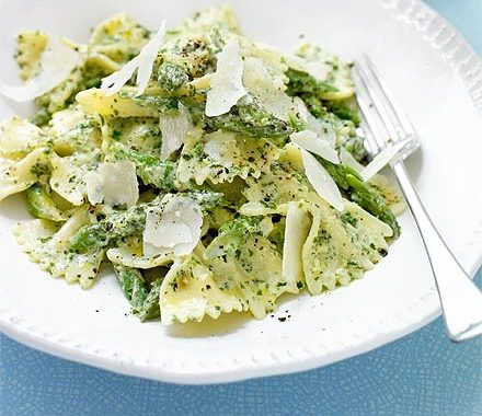 Asparagus pasta with mint pesto recipe