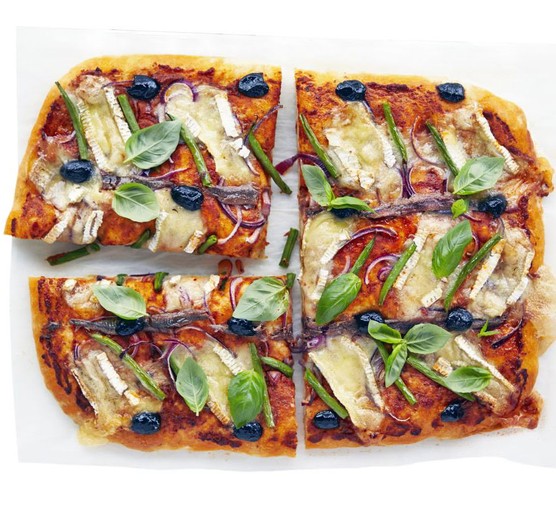 Niçoise-style pizza recipe 