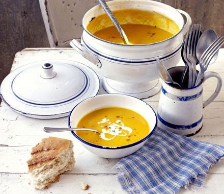 Lightly spiced carrot soup recipe