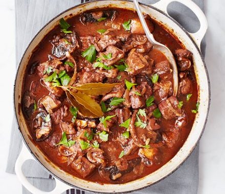 Beef stew in red wine sauce