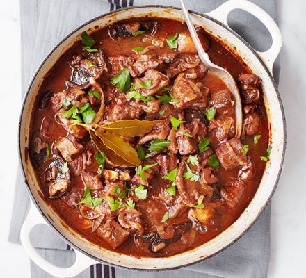 Beef stew in red wine sauce 