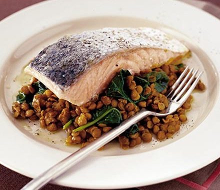 Spicy salmon & lentils recipe