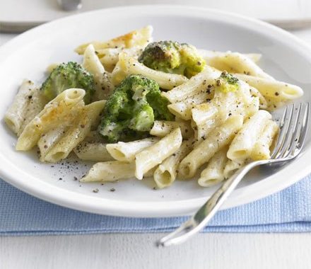 Cheesy broccoli pasta bake recipe