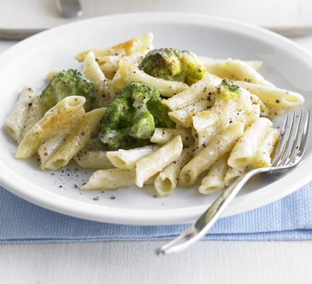 Cheesy broccoli pasta bake recipe 