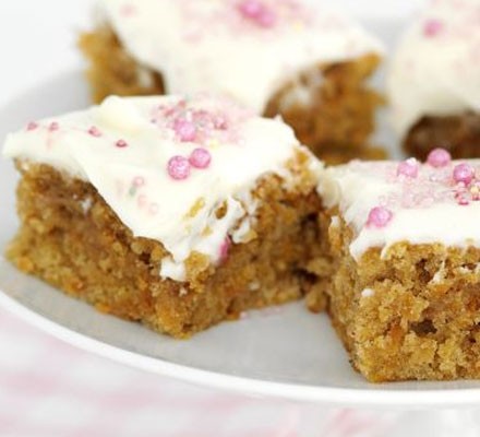 Carrot cake traybake recipe 