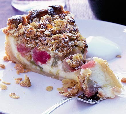 Rhubarb & custard pie with butter crumble recipe 