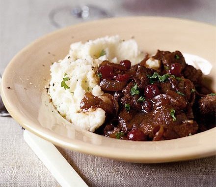 Braised beef with red wine & cranberry recipe