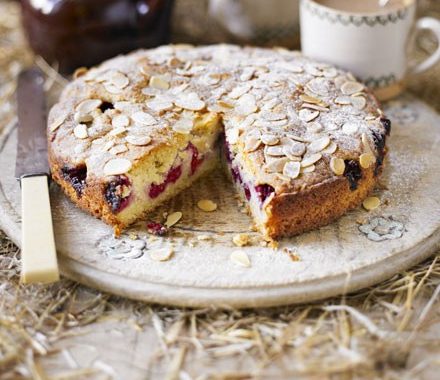 Raspberry bakewell cake recipe