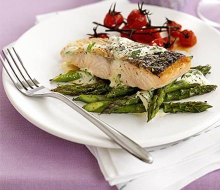 Baked salmon with Hollandaise sauce recipe