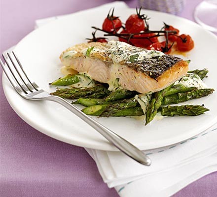 Baked salmon with Hollandaise sauce recipe 